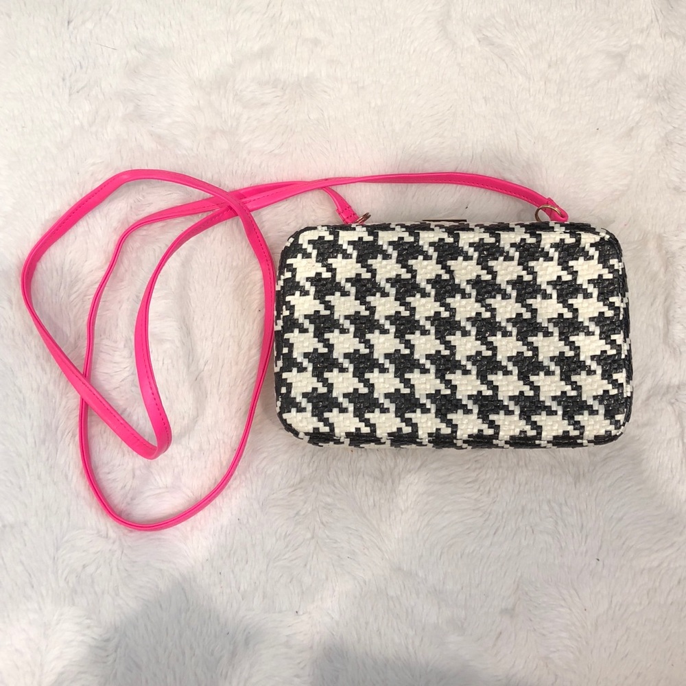New houndstooth straw-like box clutch